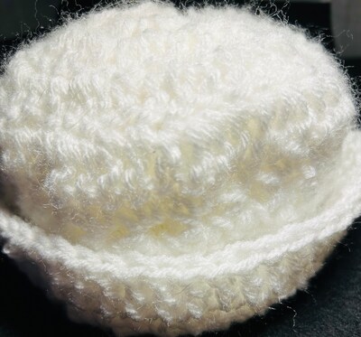 Crocheted white Baby  Hat(6 to 12 month size) with flower - image4